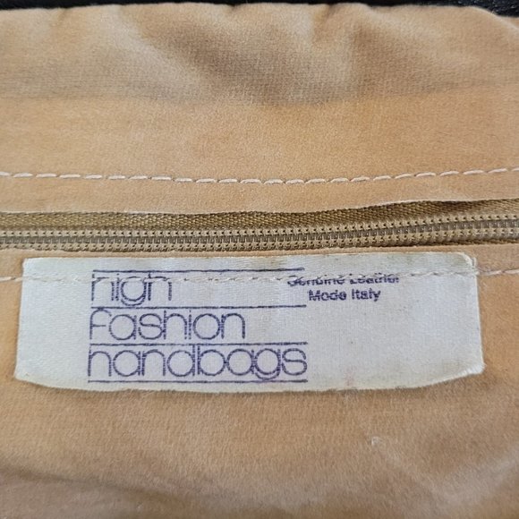 GENTLY USED, VINTAGE LOOKING, HIGH FASHION, ITALIAN HAND BAG!!! - Picture 3 of 4